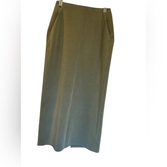 NWT Lululemon softstreme HR midi skirt Size 0 - Picture 1 of 4